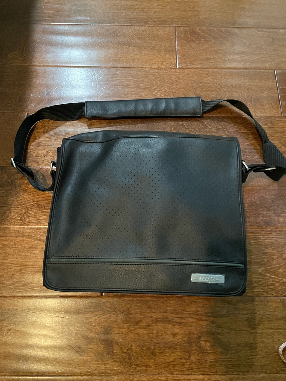 Bose SoundDock Portable Travel Bag Carrying Case Messenger Shoulder Strap Black